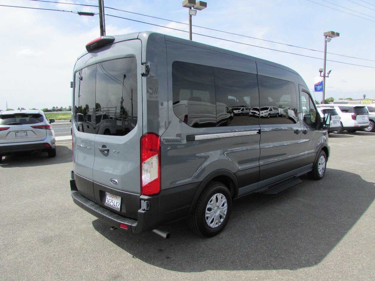 2022 Ford Transit Passenger Wagon 350 XLT 3dr LWB Medium Roof Passenger Van