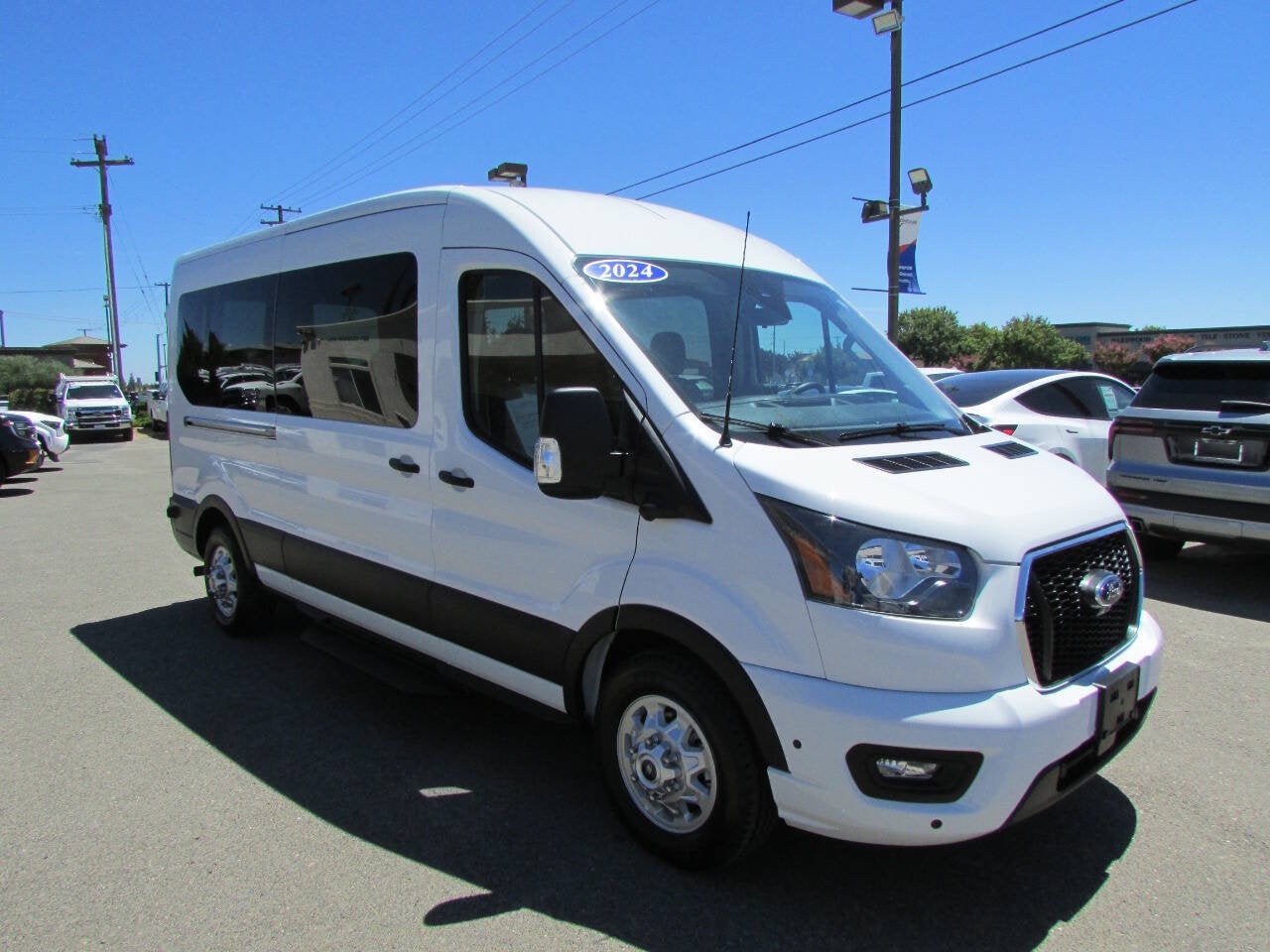 2024 Ford Transit Passenger Wagon 350 XLT AWD 3dr LWB Medium Roof Passenger Van