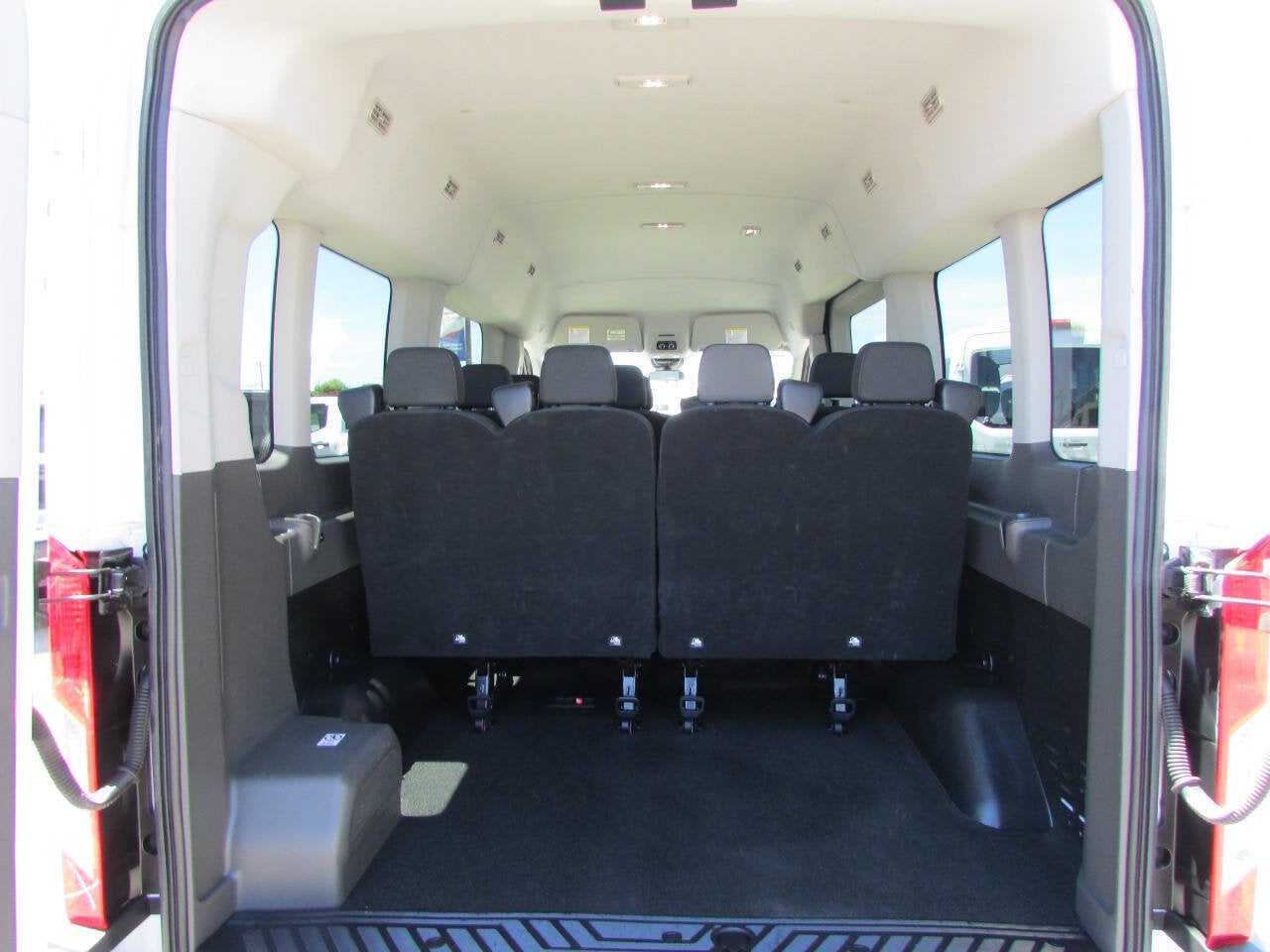 2024 Ford Transit Passenger Wagon 350 XLT AWD 3dr LWB Medium Roof Passenger Van