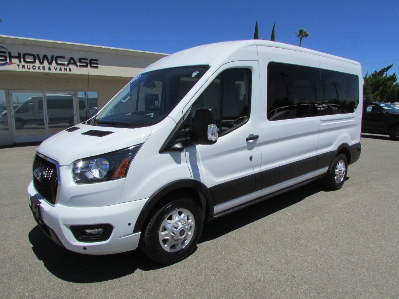 2024 Ford Transit Passenger Wagon 350 XLT AWD 3dr LWB Medium Roof Passenger Van