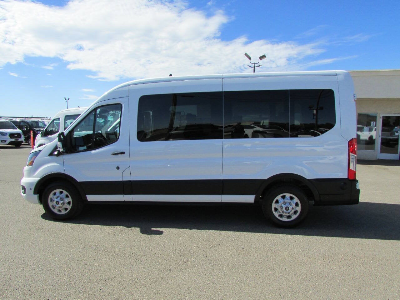 2024 Ford Transit Passenger Wagon 350 XLT AWD 3dr LWB Medium Roof Passenger Van