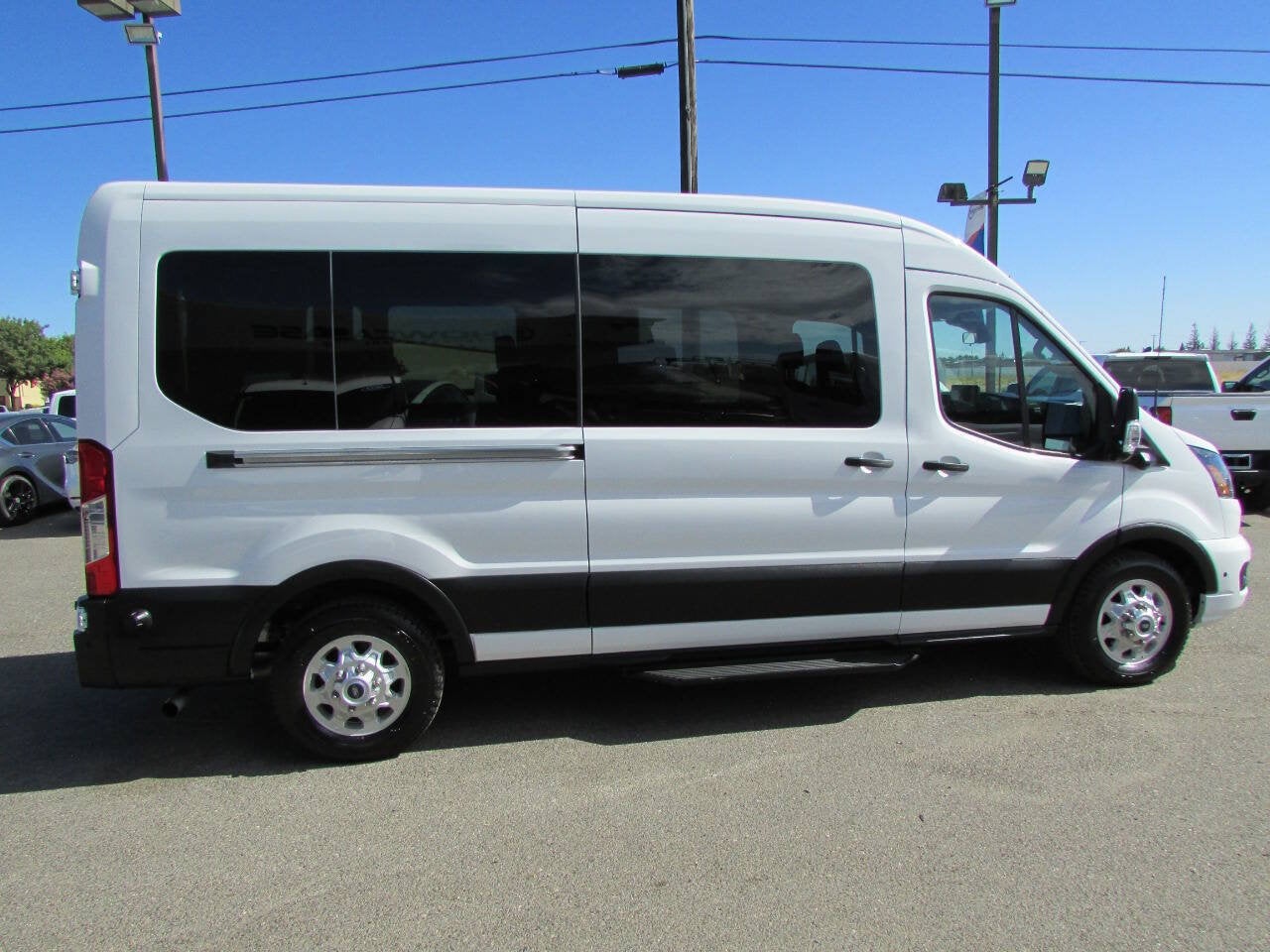 2024 Ford Transit Passenger Wagon 350 XLT AWD 3dr LWB Medium Roof Passenger Van