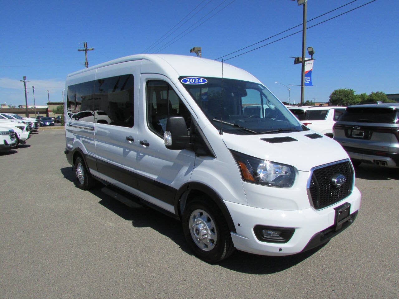 2024 Ford Transit Passenger Wagon 350 XLT AWD 3dr LWB Medium Roof Passenger Van