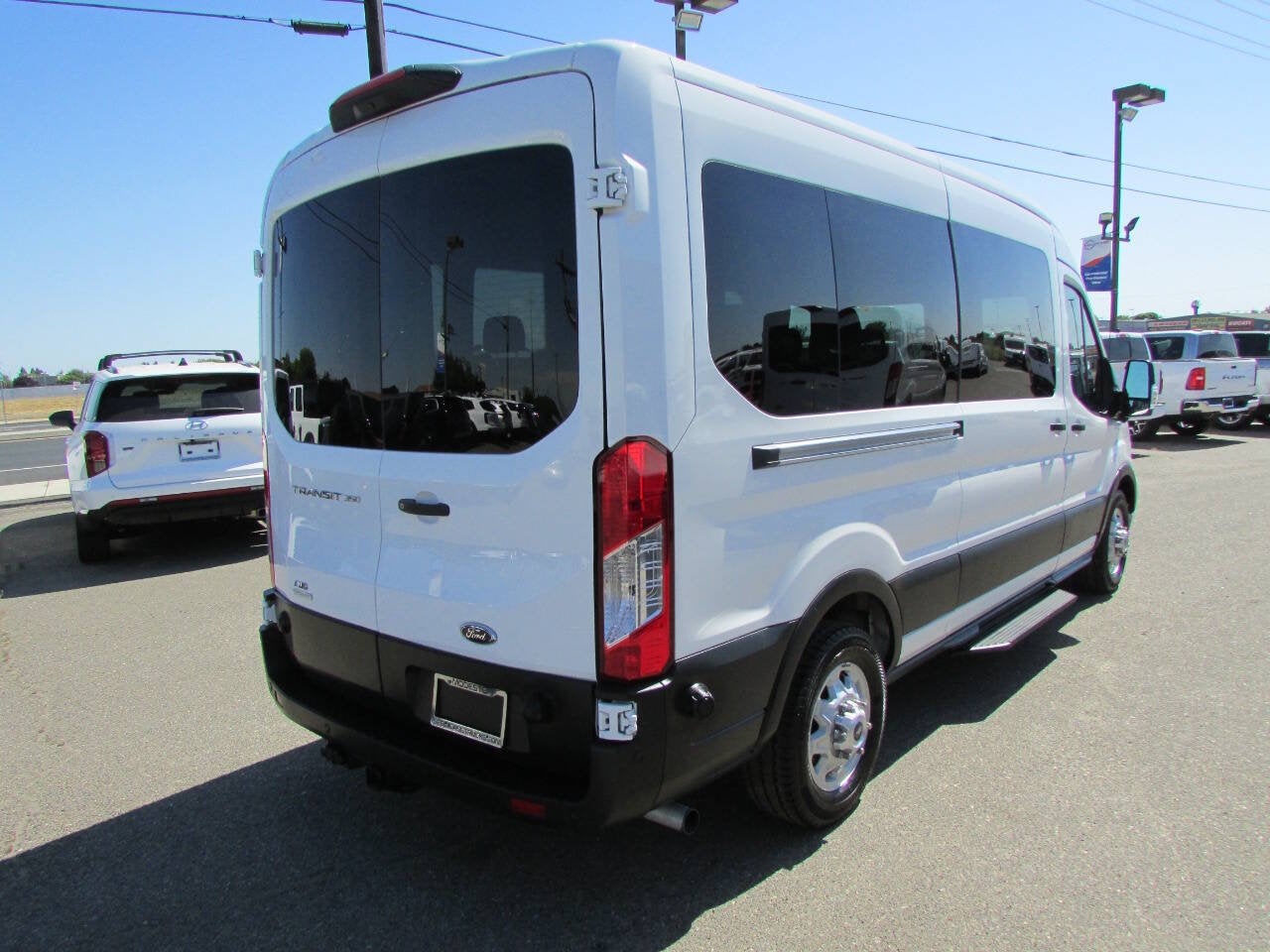 2024 Ford Transit Passenger Wagon 350 XLT AWD 3dr LWB Medium Roof Passenger Van