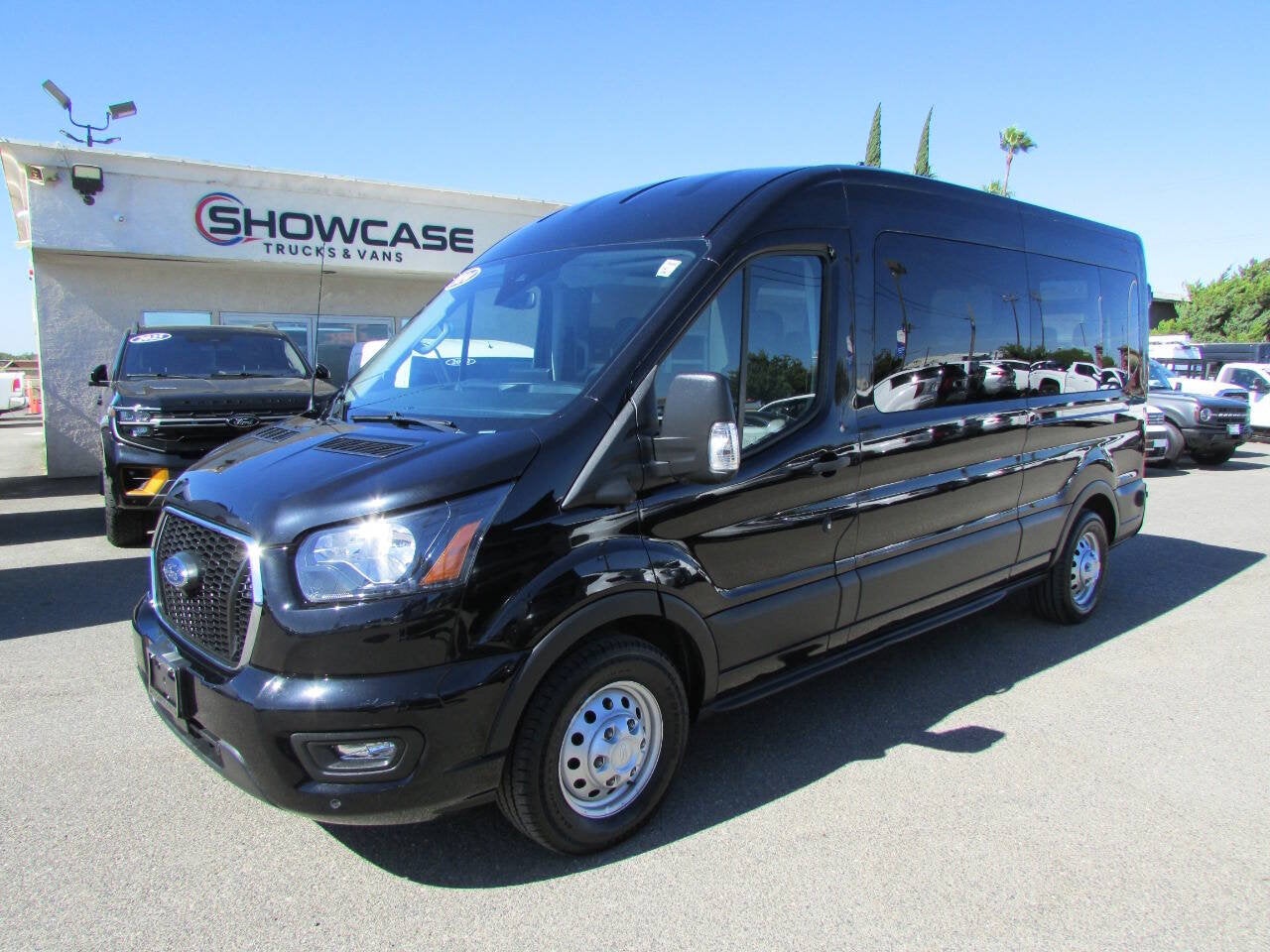 2024 Ford Transit Passenger Wagon 350 XLT AWD 3dr LWB Medium Roof Passenger Van