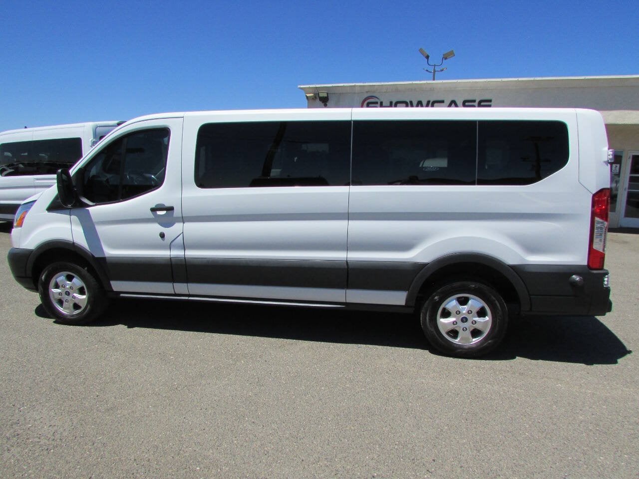 2017 Ford Transit Wagon 350 XLT 3dr LWB Low Roof Passenger Van w/Sliding Side Door