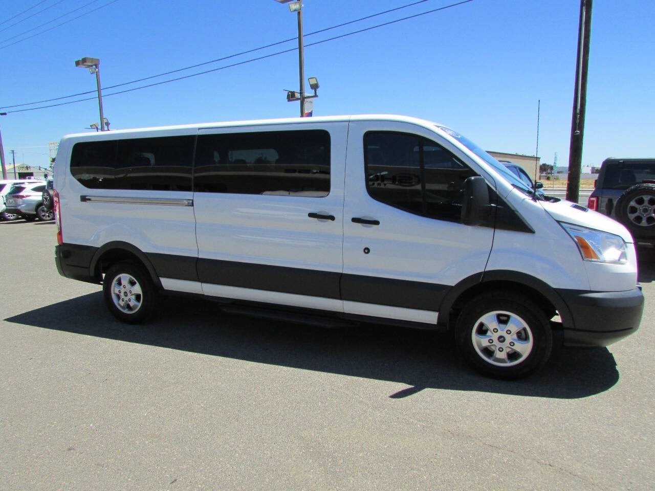 2017 Ford Transit Wagon 350 XLT 3dr LWB Low Roof Passenger Van w/Sliding Side Door