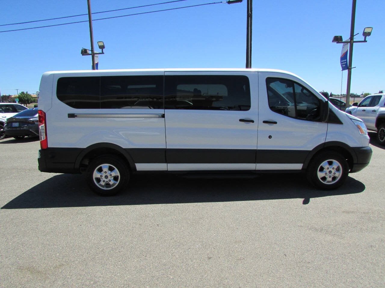 2017 Ford Transit Wagon 350 XLT 3dr LWB Low Roof Passenger Van w/Sliding Side Door