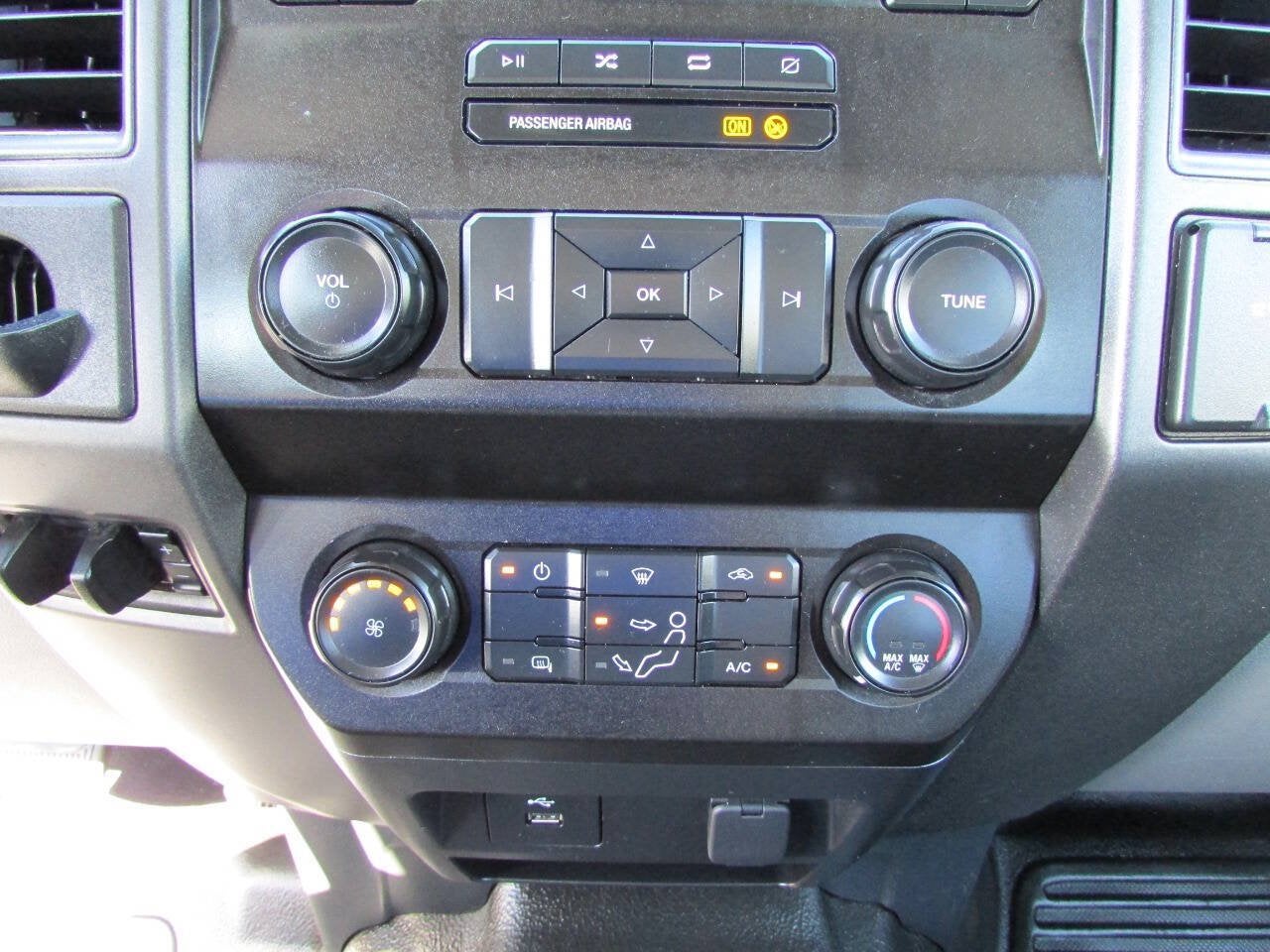 2022 Ford Super Duty F-250 SRW 4X2 4dr Crew Cab 159.8 176.0 in. WB