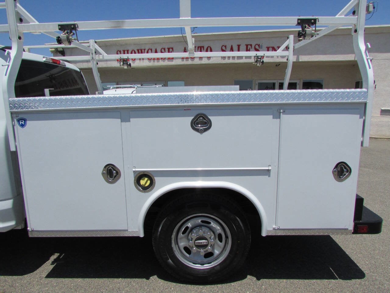 2022 Ford Super Duty F-350 SRW XL 4x2 4dr SuperCab 8 ft. LB SRW Pickup