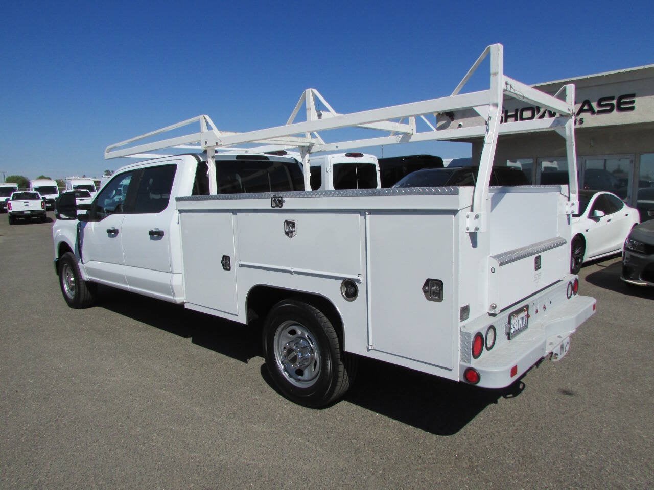 2023 Ford Super Duty F-350 SRW XL 4x2 4dr Crew Cab 179 in. WB SRW Chassis