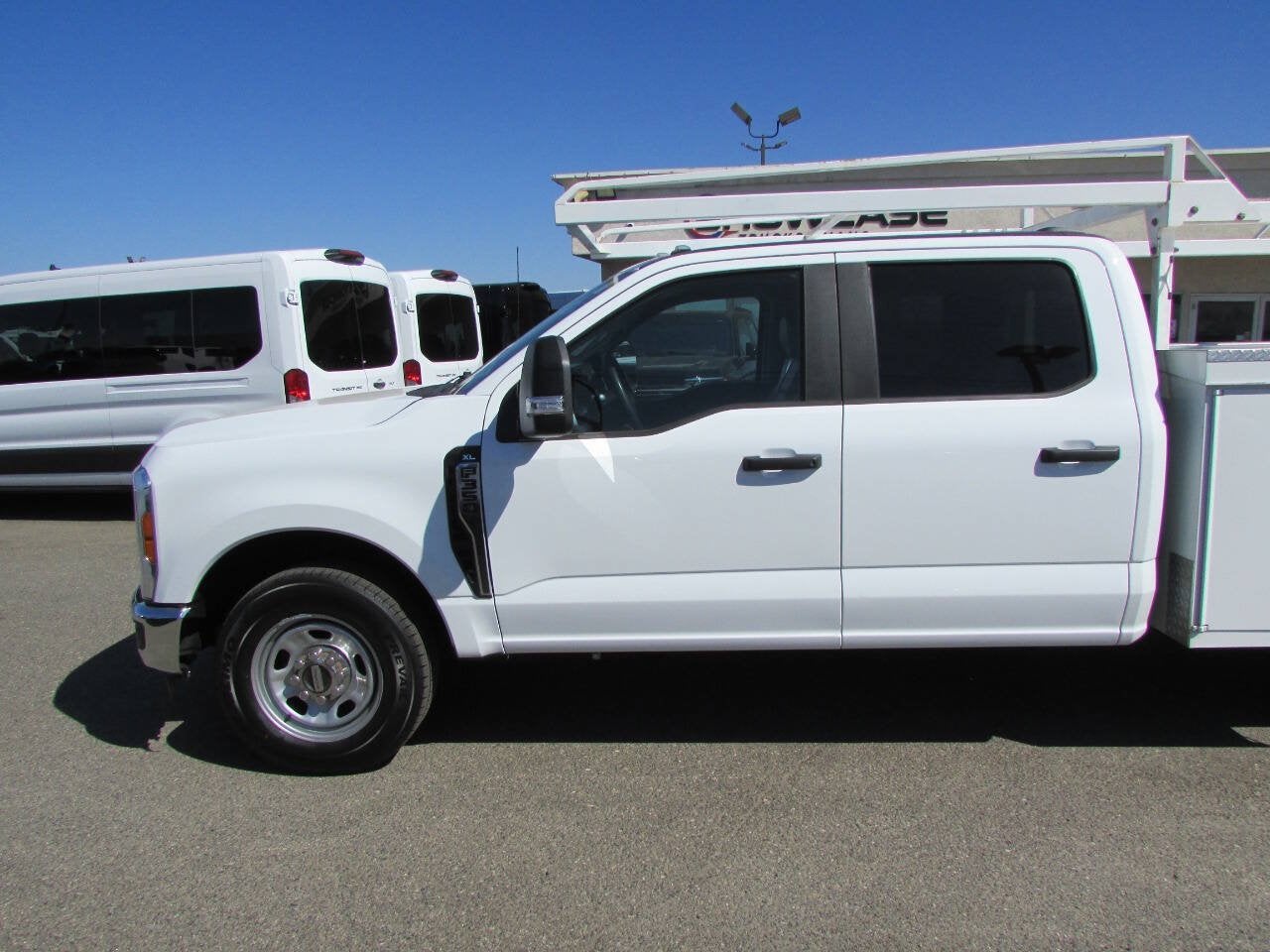 2023 Ford Super Duty F-350 SRW XL 4x2 4dr Crew Cab 179 in. WB SRW Chassis