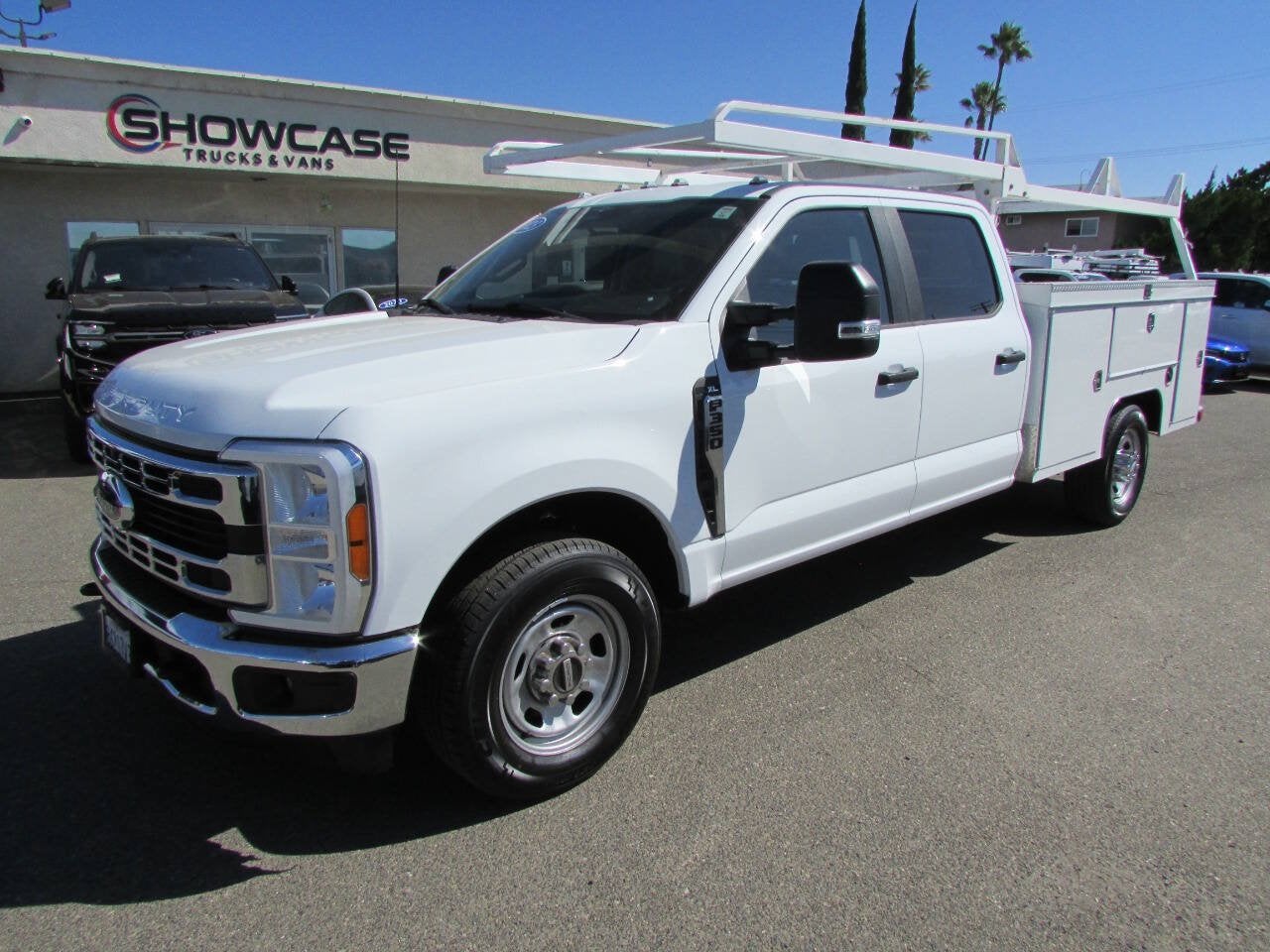 2023 Ford Super Duty F-350 SRW XL 4x2 4dr Crew Cab 179 in. WB SRW Chassis