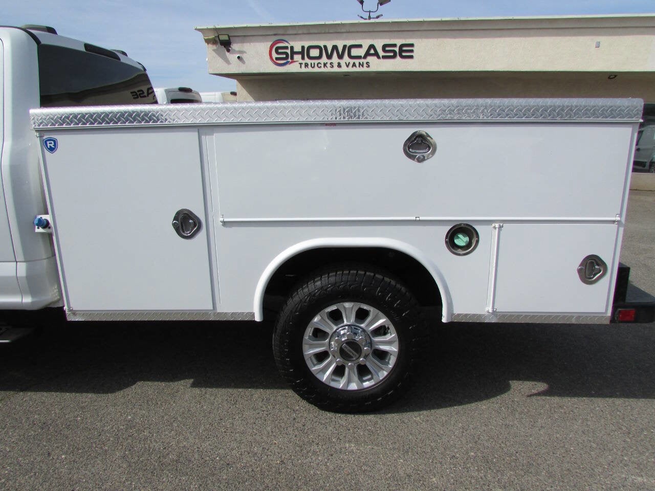 2021 Ford Super Duty F-350 SRW XLT 4x4 4dr Crew Cab 179 in. WB SRW Chassis