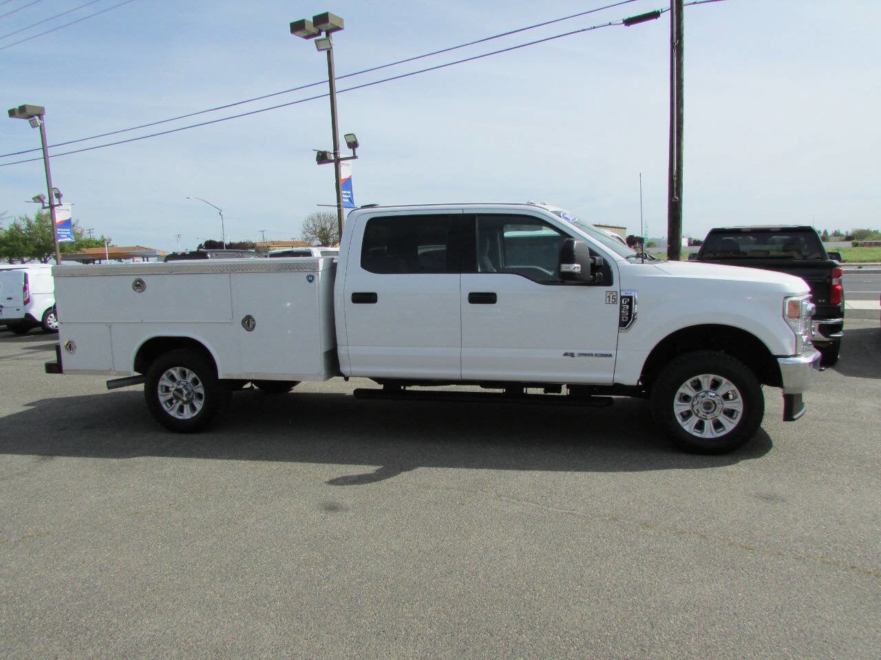 2021 Ford Super Duty F-350 SRW XLT 4x4 4dr Crew Cab 179 in. WB SRW Chassis
