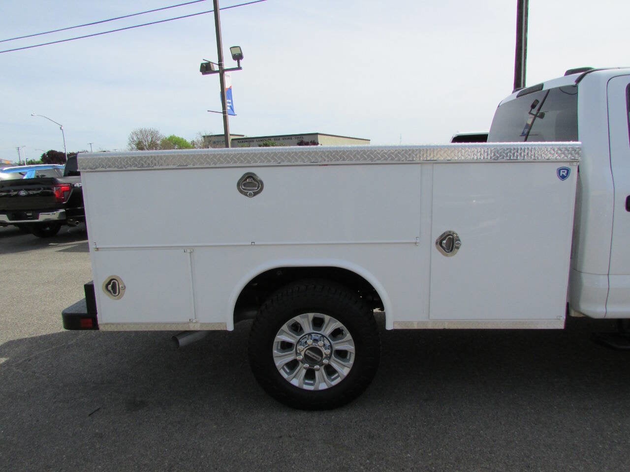 2021 Ford Super Duty F-350 SRW XLT 4x4 4dr Crew Cab 179 in. WB SRW Chassis