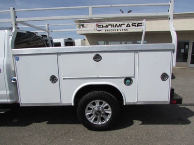 2022 Ford Super Duty F-350 SRW XLT 4x4 4dr Crew Cab 179 in. WB SRW Chassis