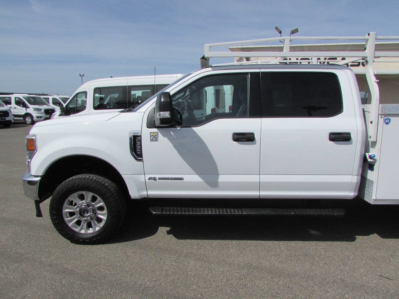 2022 Ford Super Duty F-350 SRW XLT 4x4 4dr Crew Cab 179 in. WB SRW Chassis