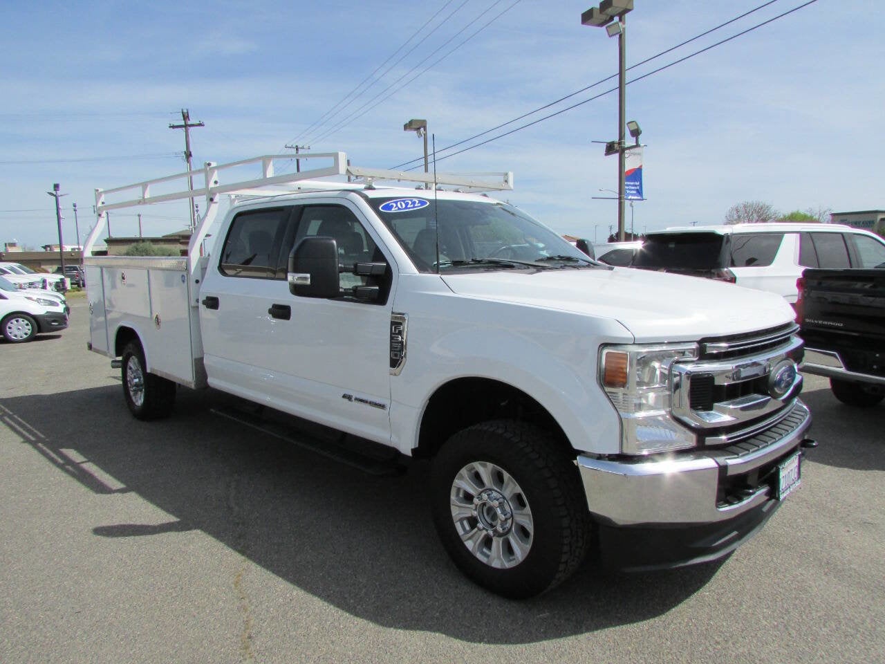 2022 Ford Super Duty F-350 SRW XLT 4x4 4dr Crew Cab 179 in. WB SRW Chassis