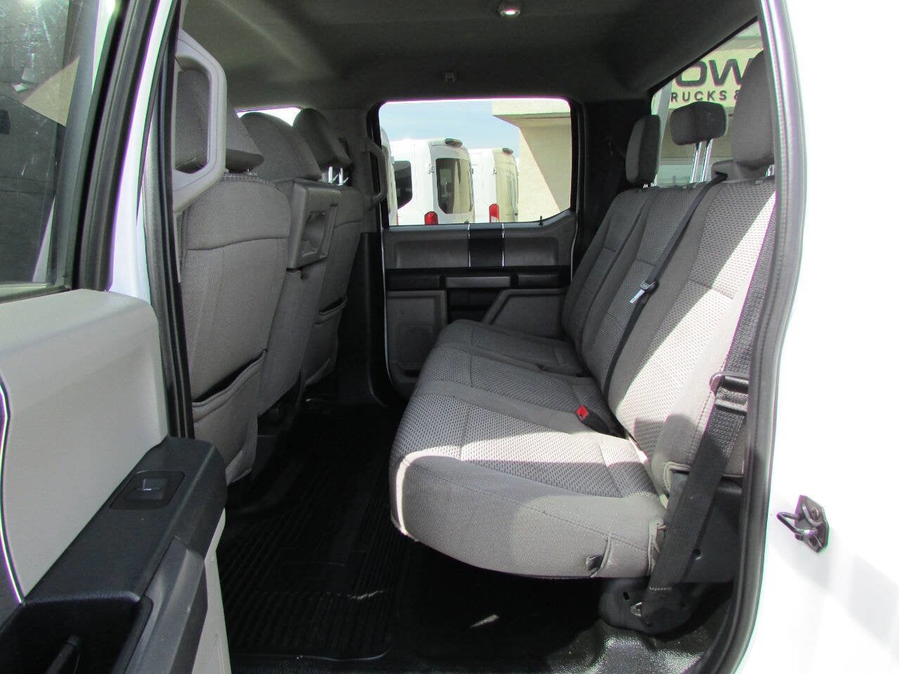 2022 Ford Super Duty F-350 SRW XLT 4x4 4dr Crew Cab 179 in. WB SRW Chassis