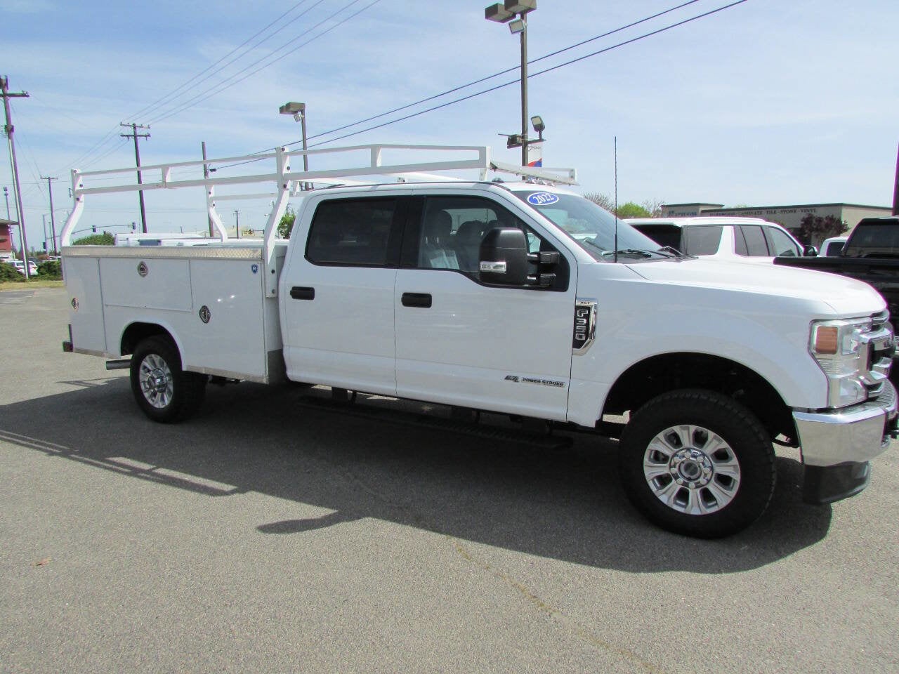2022 Ford Super Duty F-350 SRW XLT 4x4 4dr Crew Cab 179 in. WB SRW Chassis