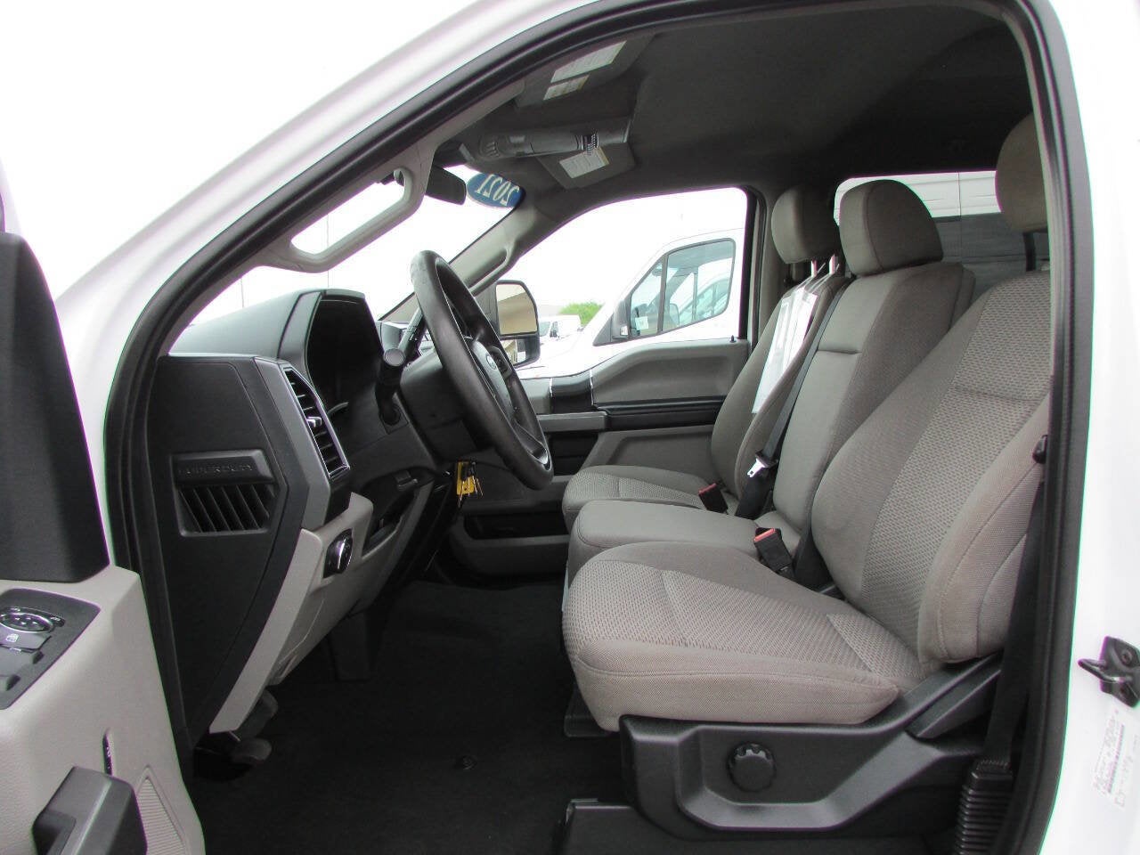 2021 Ford Super Duty F-350 SRW XLT 4x4 4dr Crew Cab 179 in. WB SRW Chassis