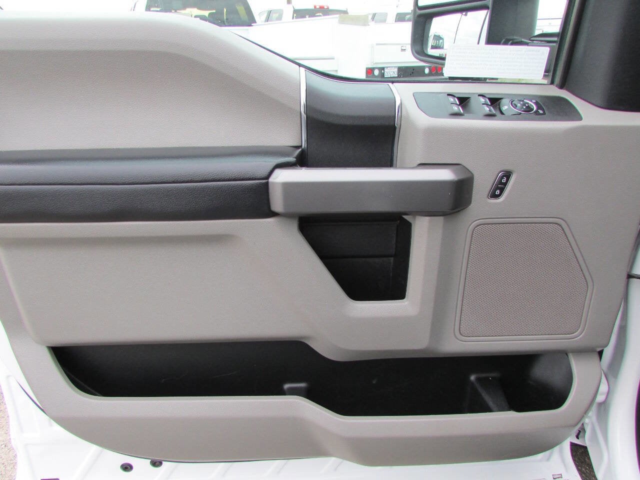 2021 Ford Super Duty F-350 SRW XLT 4x4 4dr Crew Cab 179 in. WB SRW Chassis