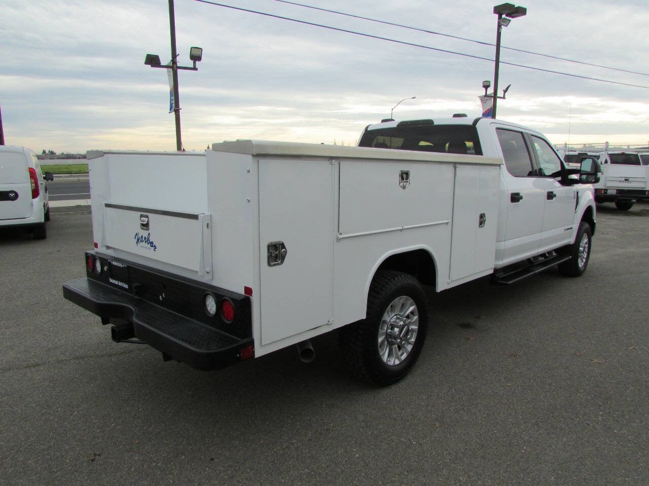 2021 Ford Super Duty F-350 SRW XLT 4x4 4dr Crew Cab 179 in. WB SRW Chassis