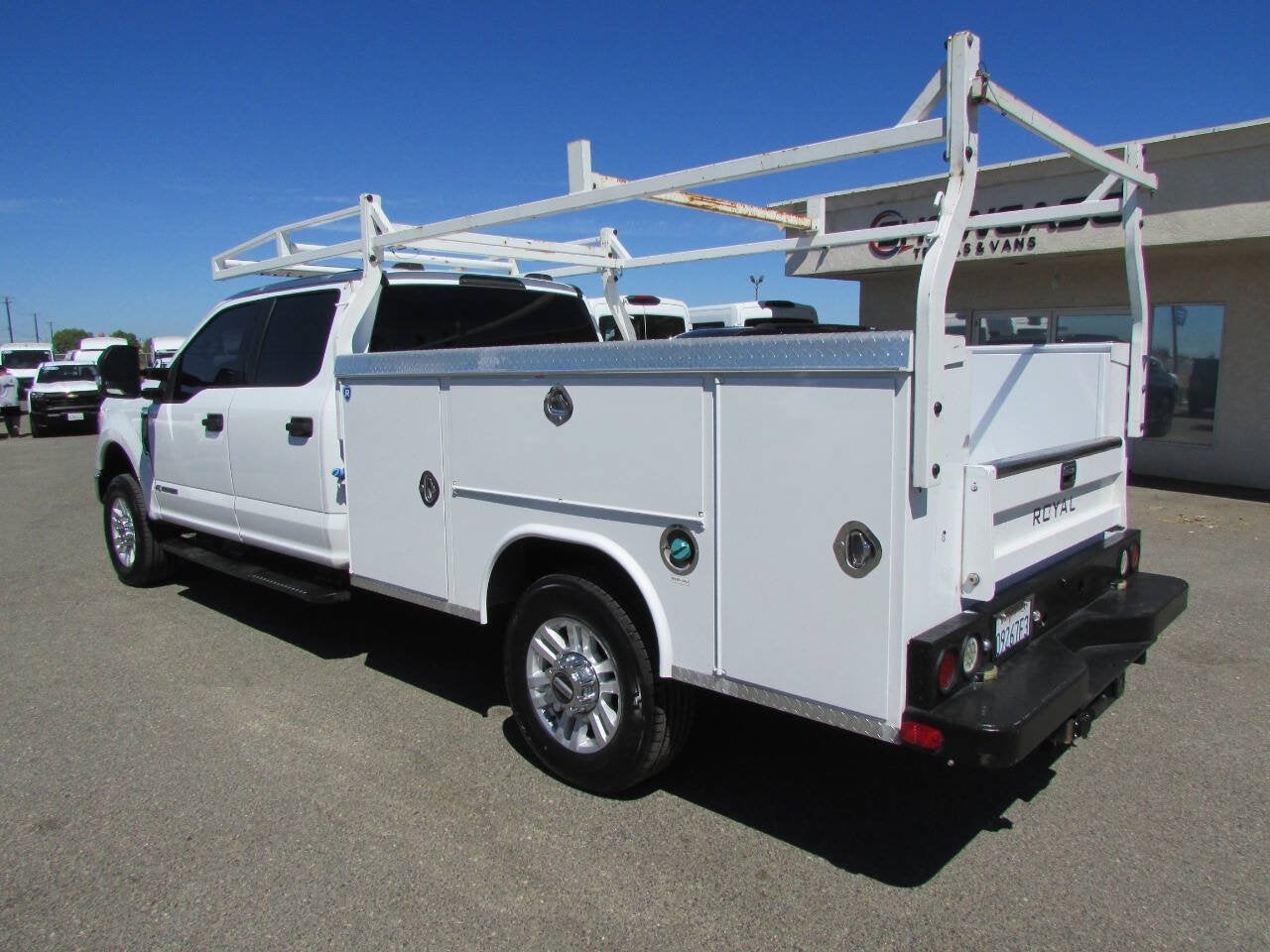 2021 Ford Super Duty F-350 SRW XLT 4x4 4dr Crew Cab 179 in. WB SRW Chassis