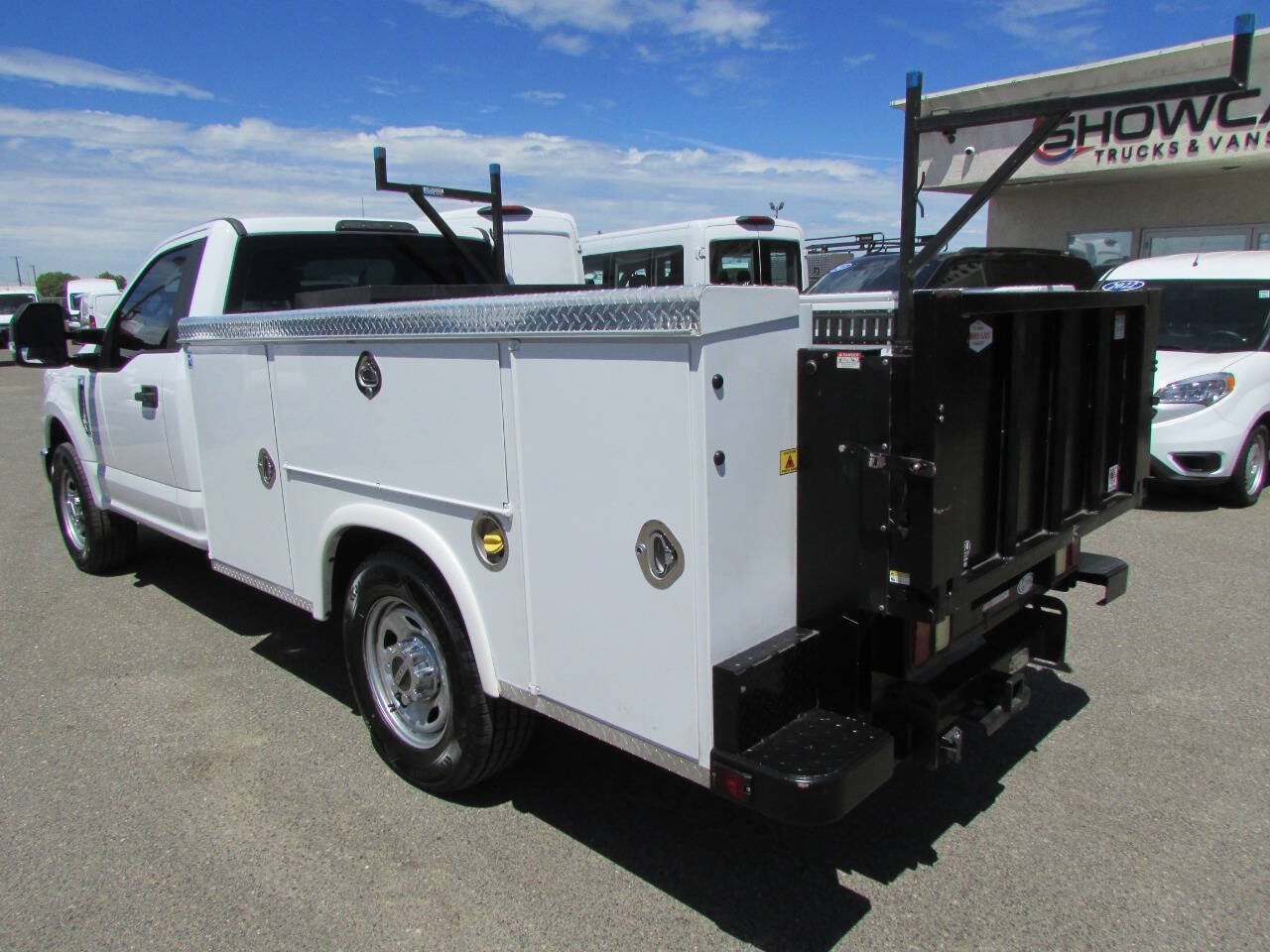 2019 Ford Super Duty F-350 SRW XL 4x2 2dr Regular Cab 145 in. WB SRW Chassis