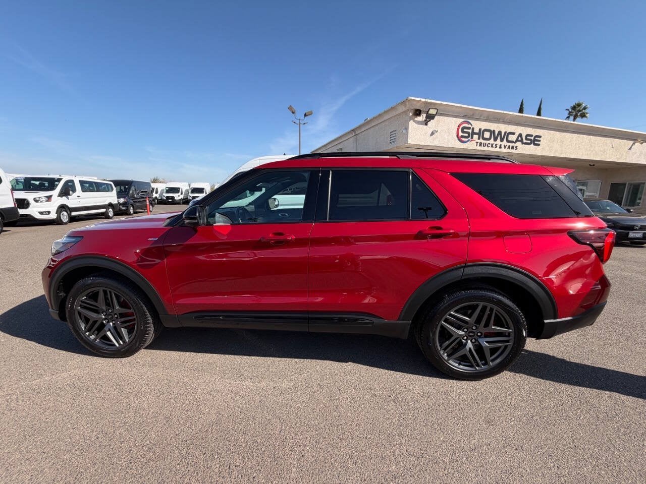 2025 Ford Explorer ST-Line