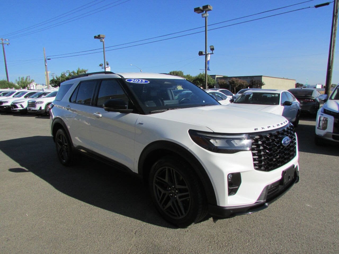 2025 Ford Explorer ST-Line