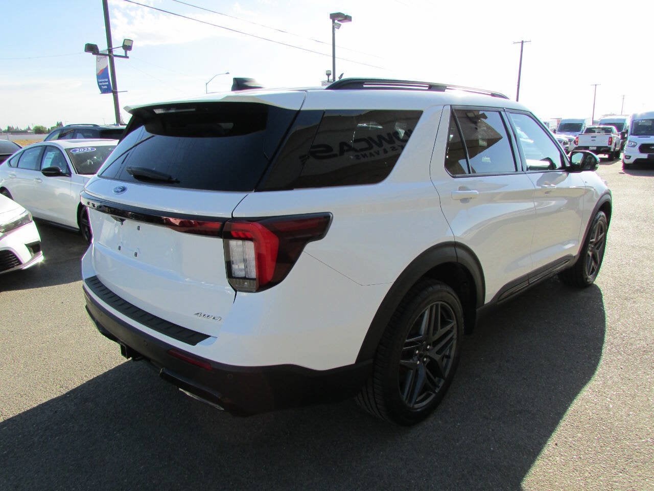 2025 Ford Explorer ST-Line