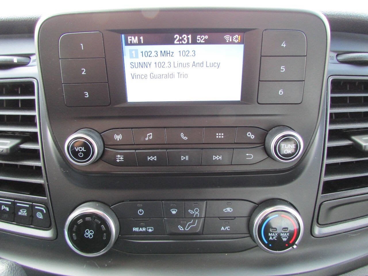 2020 Ford Transit Passenger Wagon 150 XL 3dr SWB Low Roof Passenger Van