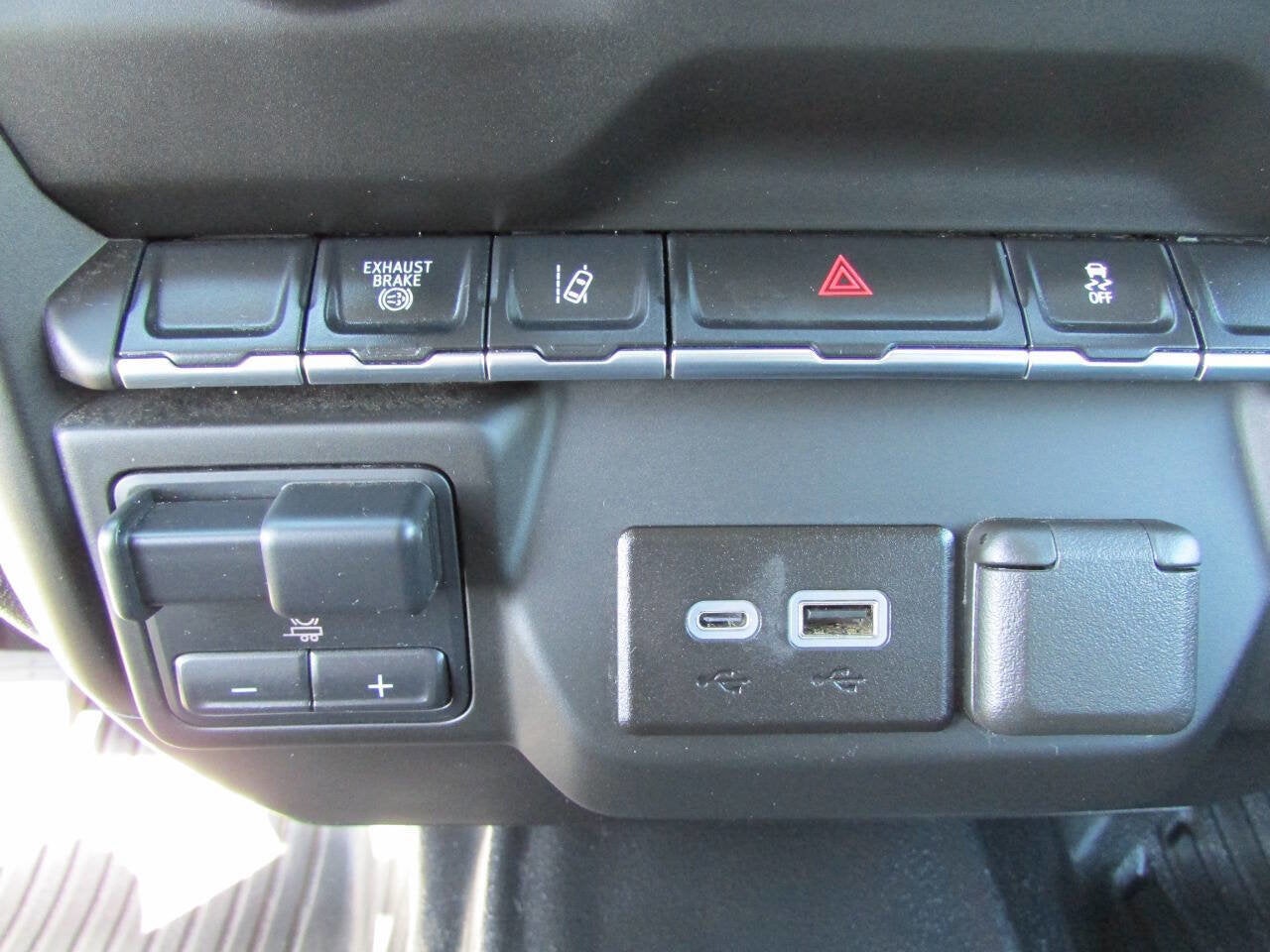 2025 Chevrolet Silverado 3500HD CC Work Truck