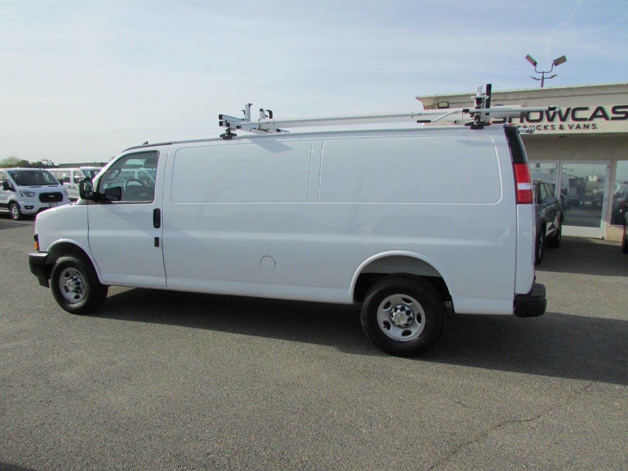 2025 Chevrolet Express Cargo Van 2500 3dr Extended Cargo Van