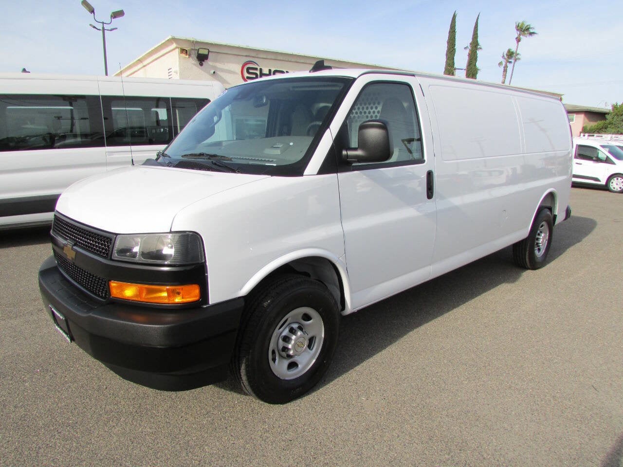 2025 Chevrolet Express Cargo Van 2500 3dr Extended Cargo Van