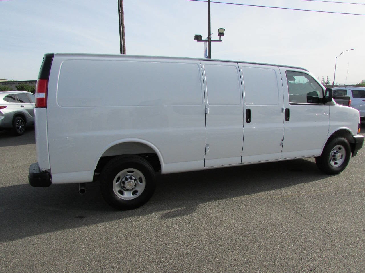 2025 Chevrolet Express Cargo Van 2500 3dr Extended Cargo Van