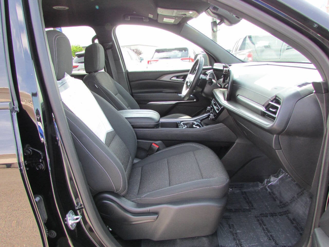 2025 Chevrolet Traverse FWD LT