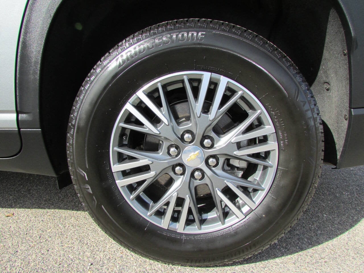 2025 Chevrolet Traverse AWD LT