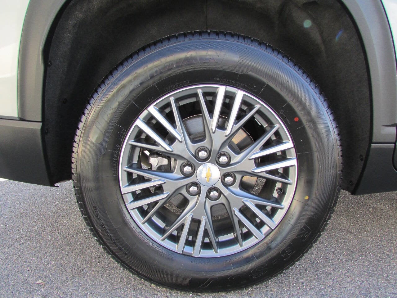 2025 Chevrolet Traverse AWD LT