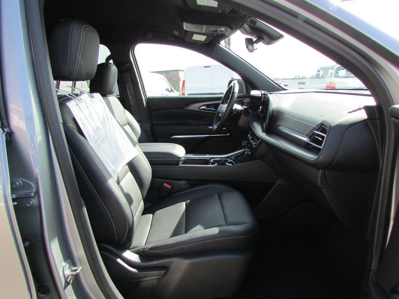 2025 Chevrolet Traverse AWD LT