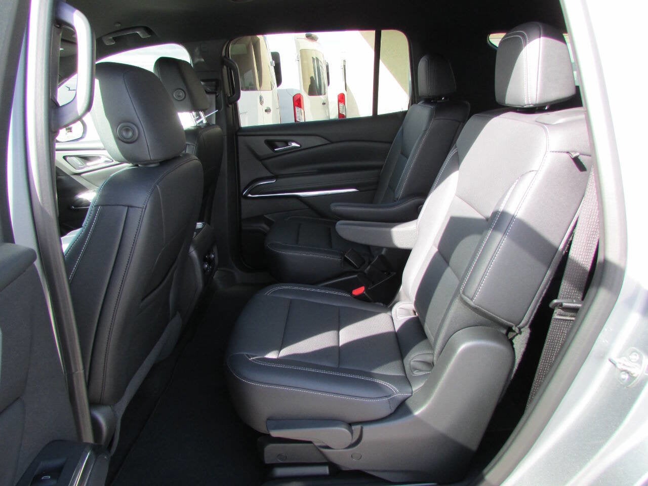 2025 Chevrolet Traverse AWD LT