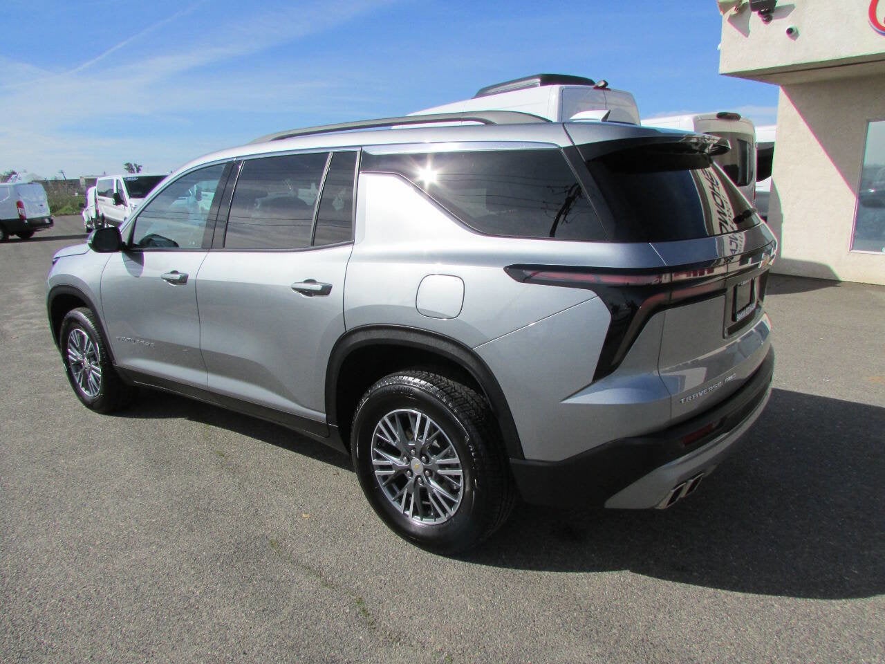 2025 Chevrolet Traverse AWD LT