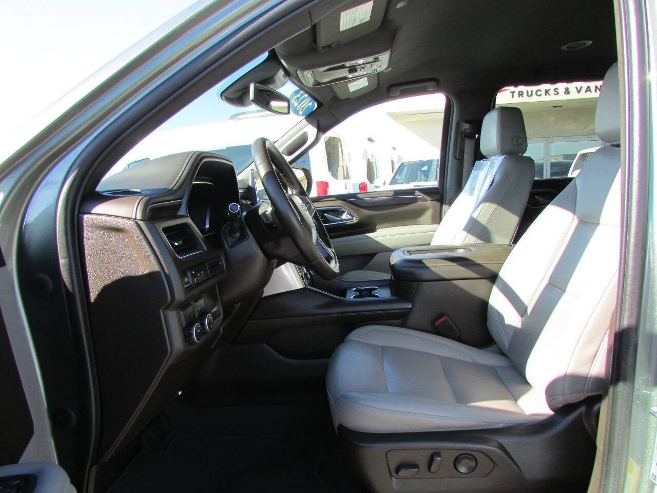 2023 Chevrolet Suburban LT