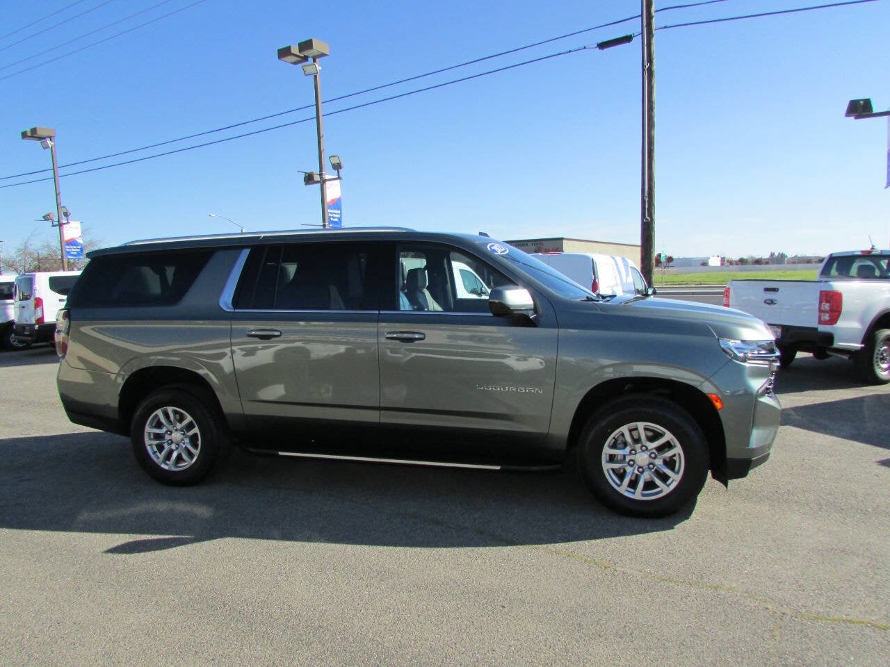 2023 Chevrolet Suburban LT