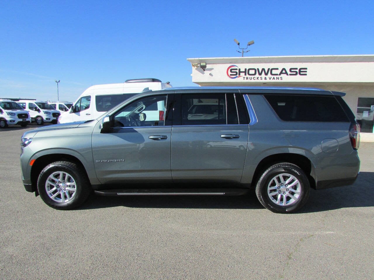 2023 Chevrolet Suburban LT