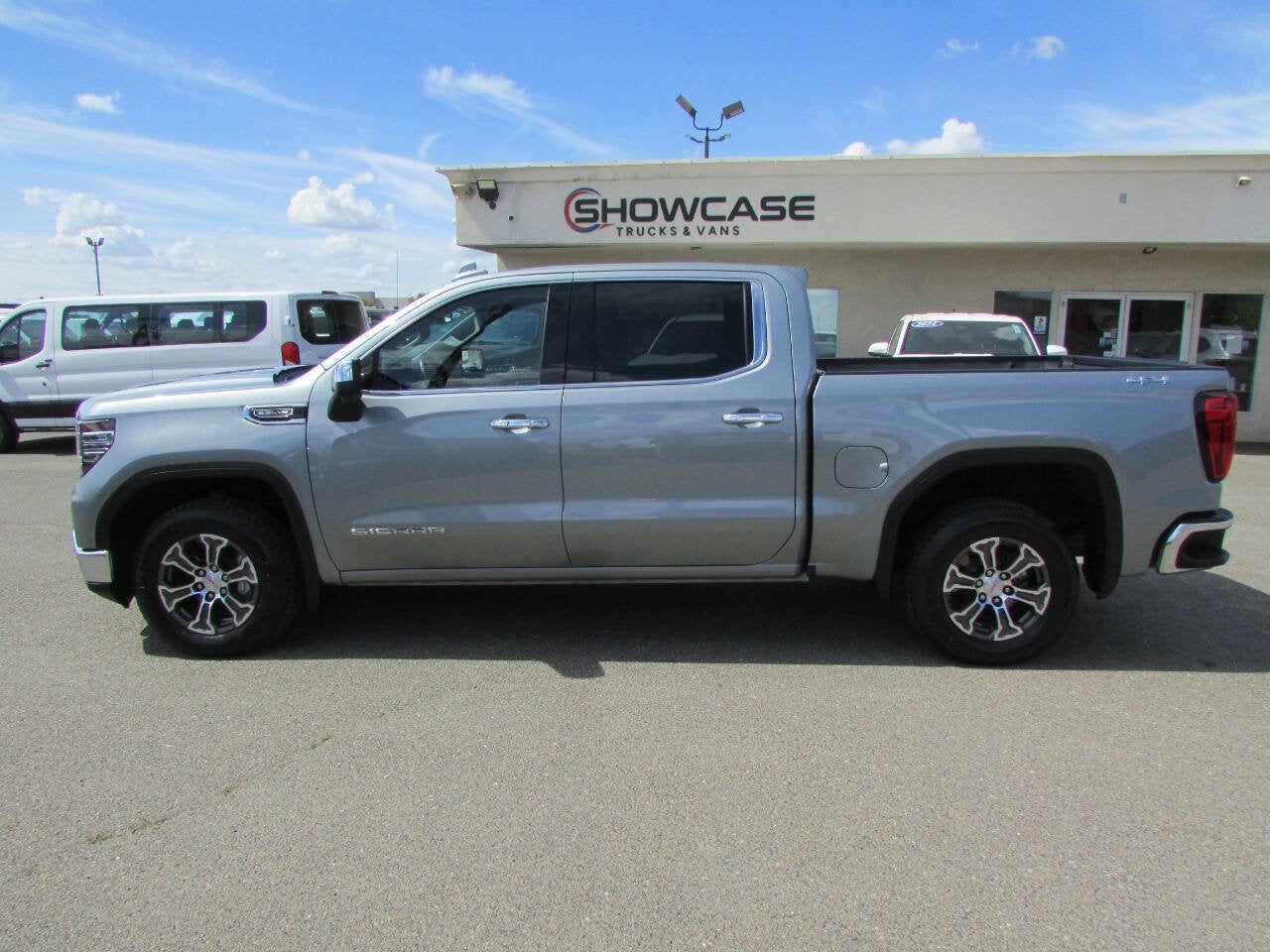 2025 GMC Sierra 1500 SLT