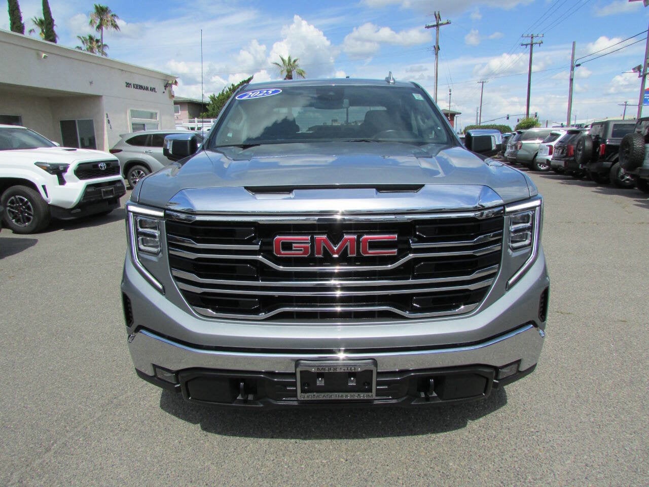 2025 GMC Sierra 1500 SLT