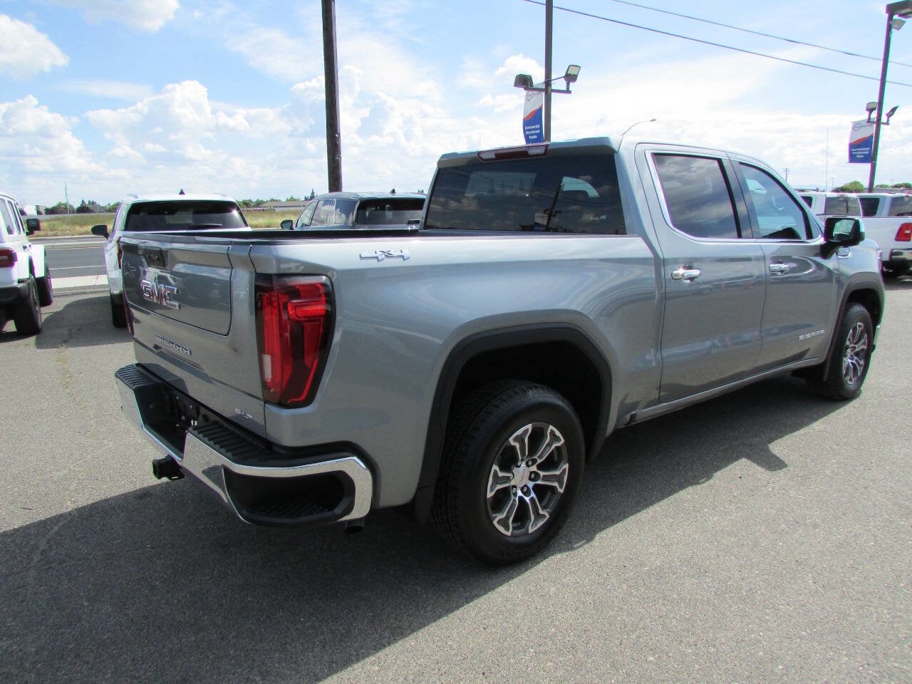 2025 GMC Sierra 1500 SLT